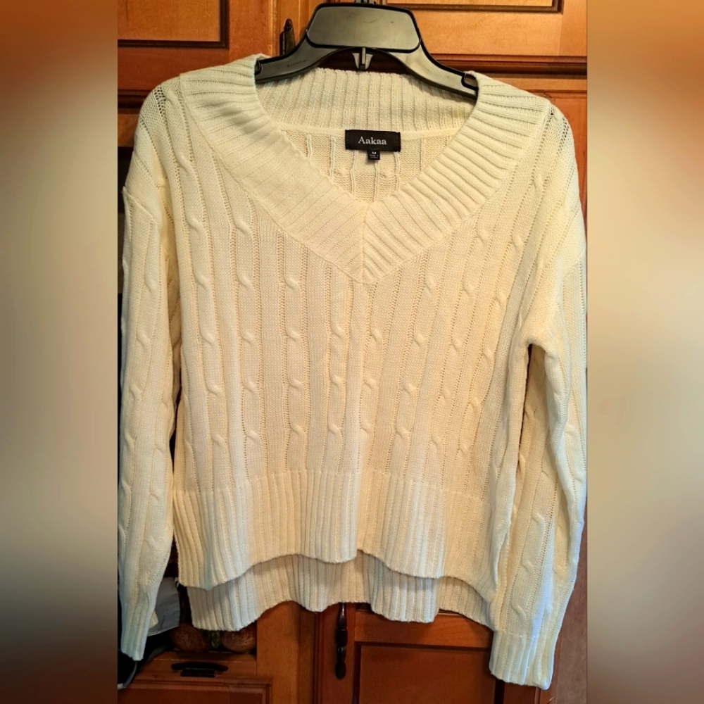 Gorgeous AAKAA Cableknit Cream Ivory Sweater Cropped Side Slits Med